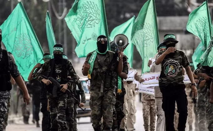 Sau khi phong trào kháng chiến chống Israel lần thứ nhất (Intifada) của người Palestine bùng nổ, vào tháng 12/1987, ông Yassin cho ra đời tổ chức có tên gọi Hamas.