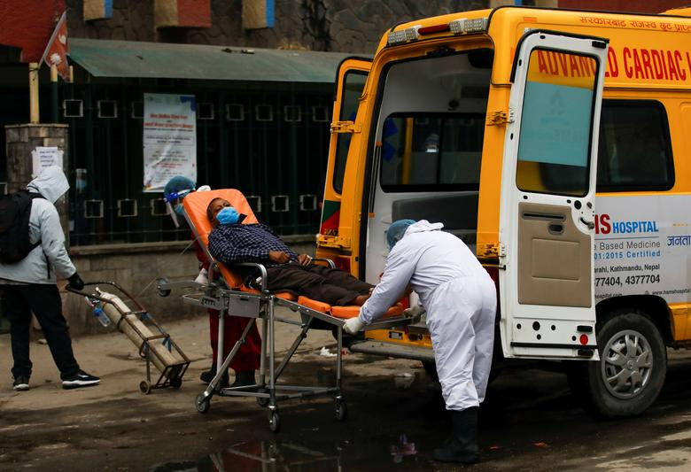 Trước tình hình dịch bệnh diễn biến phức tạp, thủ đô Kathmandu và nhiều địa phương khác của Nepal đã áp dụng lệnh phong tỏa, hạn chế đi lại,... Bộ Y tế Nepal khuyến cáo người dân nghiêm chỉnh tuân thủ các quy định về giãn cách xã hội.