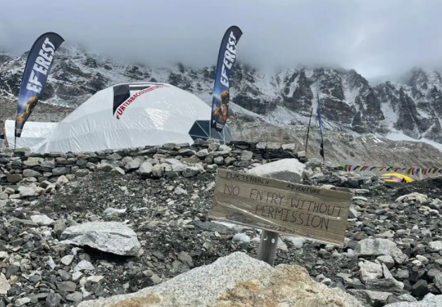 "Tôi đã mắc COVID-19. Sức khỏe tôi hiện ổn định và bệnh viện đang tích cực điều trị cho tôi", nhà leo núi Erlend Ness cho biết trên mạng xã hội Facebook. Ảnh: WP.