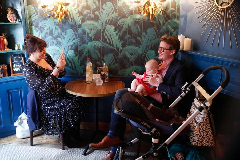 Bat ngo cuoc song o Anh khi nen kinh te mo cua tro lai-Hinh-3