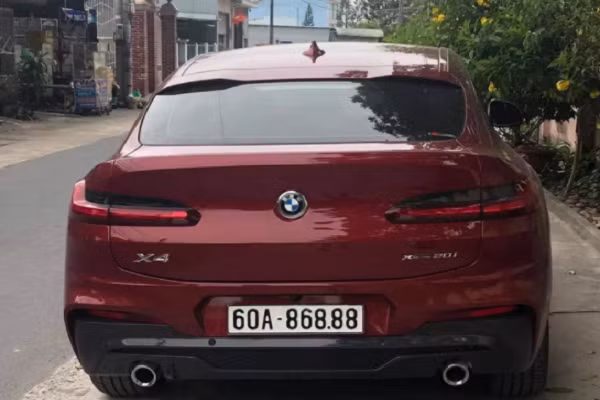 Phat hien 2 xe hop trung bien so “sieu dep” o Dong Nai