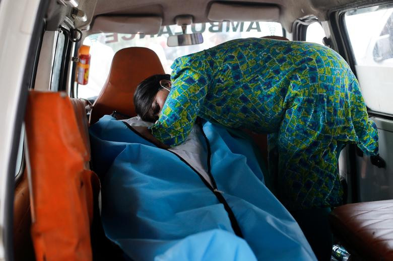 Aanchal Sharma đau lòng sau khi chồng cô qua đời vì COVID-19 ngày 30/4.