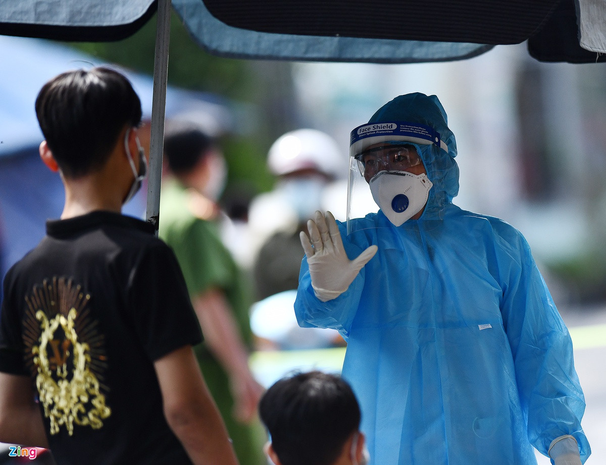 Thu tuong: Can binh tinh de co giai phap phu hop chong dich COVID-19-Hinh-2