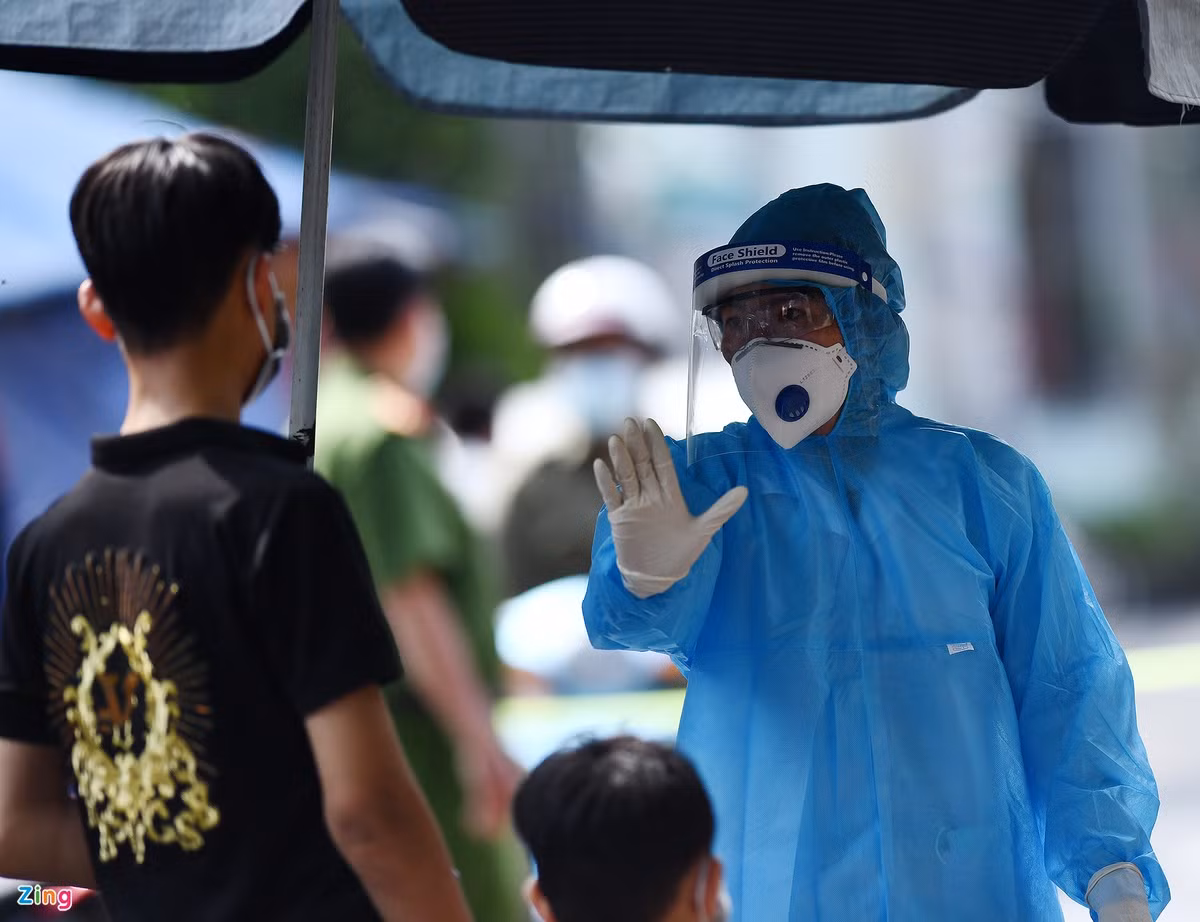 Thu tuong: Can binh tinh de co giai phap phu hop chong dich COVID-19-Hinh-2