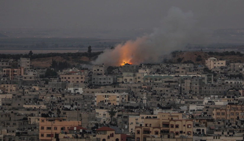 Hãng Reuters dẫn lời giới chức y tế Palestine cho biết, kể từ ngày 10/5 đến nay, ít nhất 122 người tại Dải Gaza đã thiệt mạng, trong đó có 31 trẻ em và 20 phụ nữ, và 900 người khác bị thương trong cuộc xung đột Israel - Palestine.