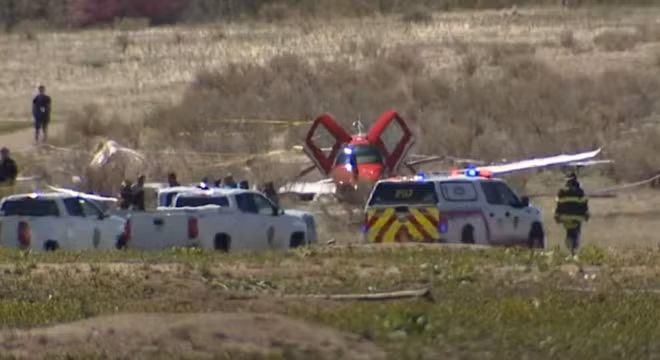 May bay bi dam gan nhu dut doi giua khong trung-Hinh-2