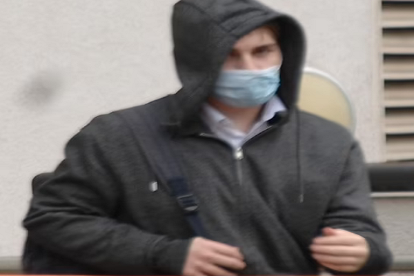 Nam thieu nien xam hai tinh duc 8 em nho trong nha tre