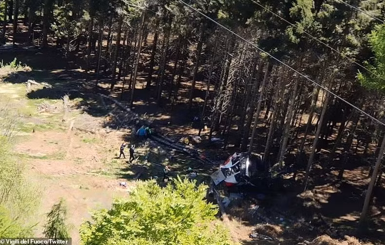 Đây được cho là vụ tai nạn rơi cáp treo tồi tệ nhất ở Italy kể từ năm 1998.