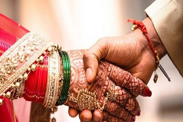 Hy huu: Chu re bo tron, co dau cuoi luon...khach moi