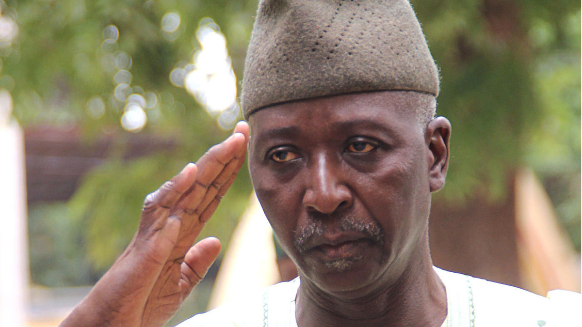 Năm 1994, ông tốt nghiệp trường École de guerre ở Paris, Pháp. Năm 2003, Bah Ndaw trở thành Tham mưu trưởng Không quân Mali. Ảnh: TR.