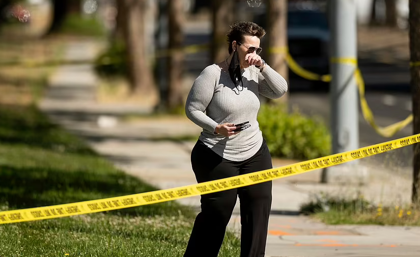 Toan canh vu xa sung kinh hoang o My, nhieu nguoi chet-Hinh-10