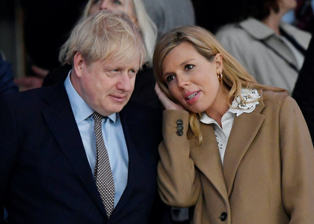 Hồi tháng 4/2020, Thủ tướng Anh Boris Johnson cùng hôn thê Carrie Symonds đã đón cậu con trai đầu lòng của cặp đôi chào đời tại một bệnh viện ở London.