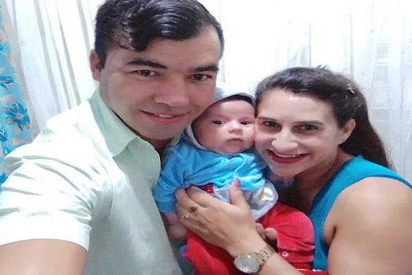 Ga chong dau doc vo, hai chet ca con trai 3 thang tuoi