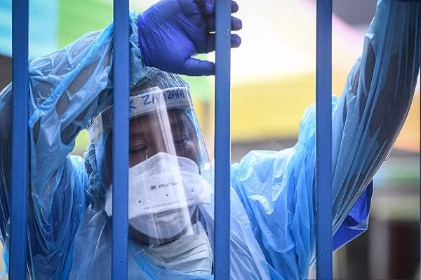 Malaysia ghi nhan hon 6.000 ca mac Covid-19 ngay thu ba lien tiep