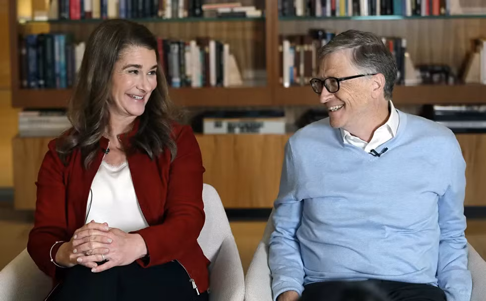 Bill Gates và bà Melinda nhìn nhau cười tươi khi trả lời phỏng vấn tại Kirkland, Washington (Mỹ), ngày 1/2/2019.