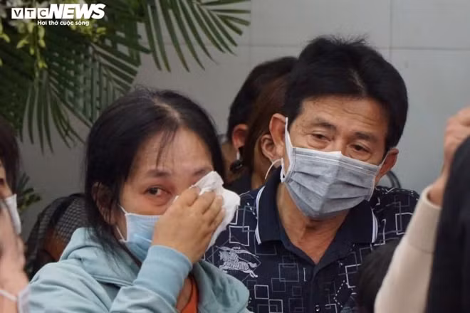 Vu chay 8 nguoi chet o TP.HCM: Dau don sau mot dem mat vo va 3 con-Hinh-4