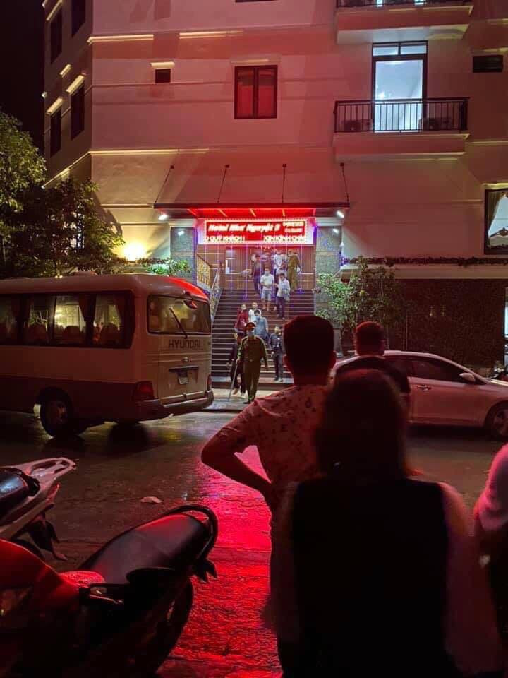 “Lực lượng chức năng đang lập hồ sơ đưa người Huấn "hoa hồng" vào trung tâm cai nghiện”, đại diện Công an TP Lào Cai thông tin.