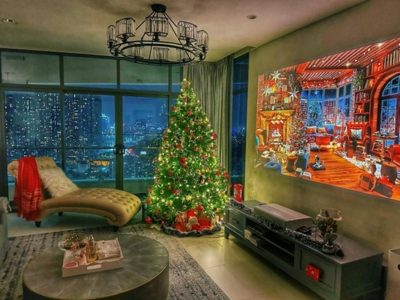 ##ss###style="color: rgb(68, 68, 68); background-color: rgb(255, 255, 255); text-align: center;">Theo chia sẻ của Hà Anh, mặc dù cô có nhiều năm sinh sống tại nước ngoài và ông xã của cô cũng là người ngoại quốc nhưng cô vẫn là một cô gái Hà Nội chính hiệu. Do đó, cô mong muốn mang sự hài hòa, đan xen tinh tế của 2 nền văn hóa vào trong ngôi nhà của mình.