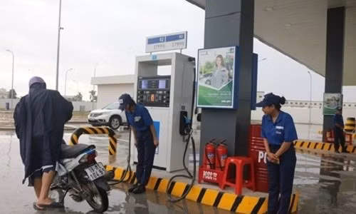 Diem nong 24h: Nuoc lu cuon cuon vay khon nhieu noi-Hinh-10