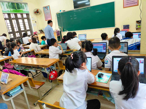 Thay gi tu qua nhieu cuoc thi truc tuyen cap tieu hoc?