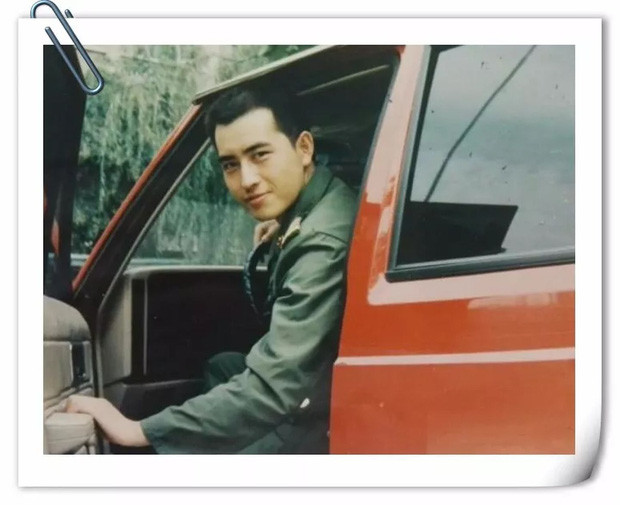 Nếu bố chúng mình ngày xưa quyết định vô showbiz thì khéo giờ trong nhà đã có người nổi tiếng rồi.