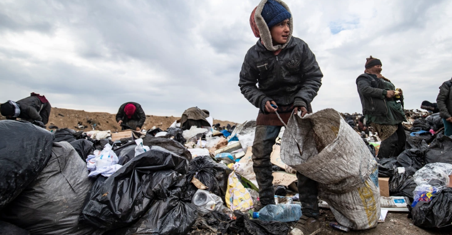 Cam canh cuoc song dan ngheo Syria muu sinh o bai rac-Hinh-2