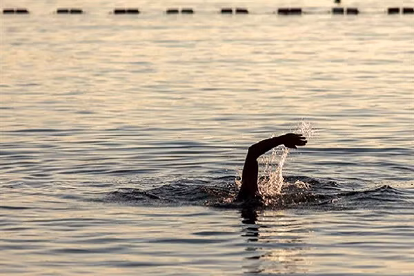 Nguoi dao tau Trieu Tien boi 6 tieng xam nhap lanh tho Han Quoc