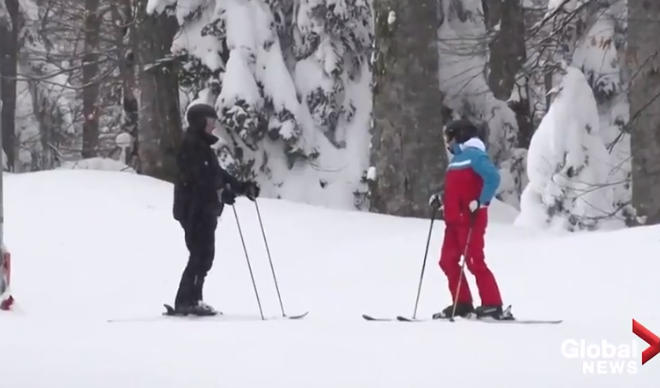 Anh: Tong thong Nga Putin truot tuyet cung nguoi dong cap Belarus-Hinh-4