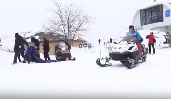 Anh: Tong thong Nga Putin truot tuyet cung nguoi dong cap Belarus-Hinh-9