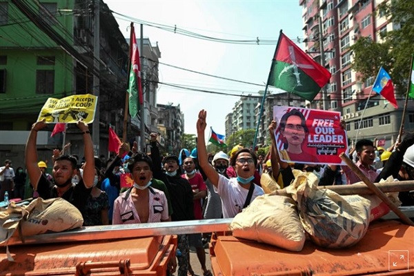 Bieu tinh o Myanmar tiep dien ngay sau khi hang tram nguoi bi bat