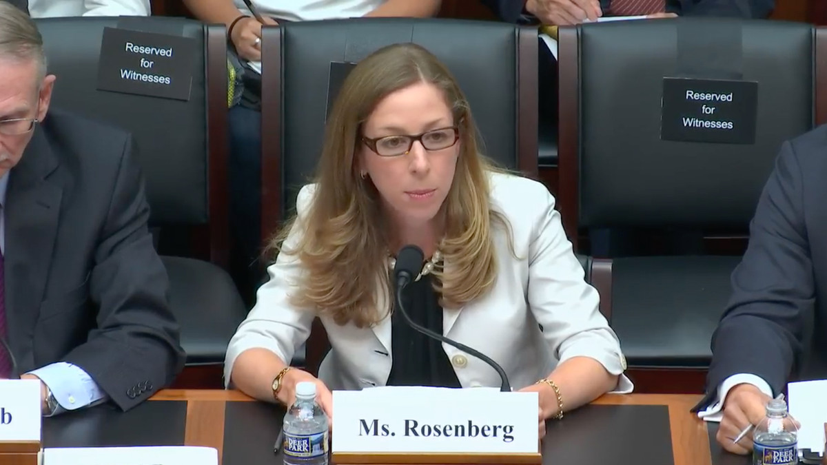 "Thách thức từ Trung Quốc - thường được mô tả là một vấn đề cho tương lai - đang hiện hữu ở đây, ngay lúc này", trích nội dung báo cáo của Ely Ratner và Rosenberg. Ảnh: CNAS.