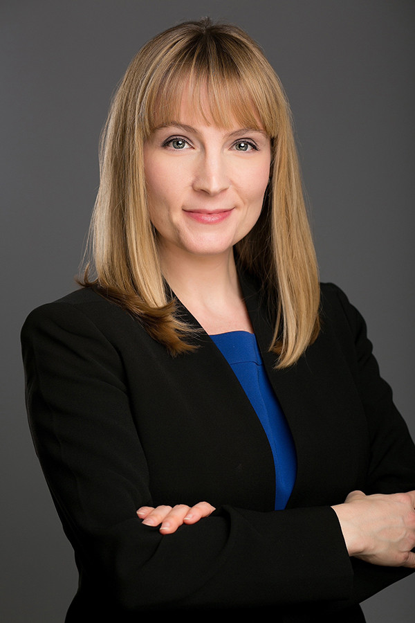 Về chính sách tiềm năng trong tương lai, bà Hart đã kêu gọi một chương trình cho vay quốc gia thông qua Ngân hàng Xuất nhập khẩu, qua đó sẽ “hình thành một liên minh các cơ quan tín dụng xuất khẩu sẵn sàng hỗ trợ các nhà cung cấp từ các quốc gia đối tác”.