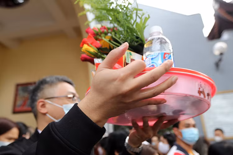 Nguoi den Phu Tay Ho cau an dong kin, BQL di tich phai dong cua de chong dich-Hinh-8