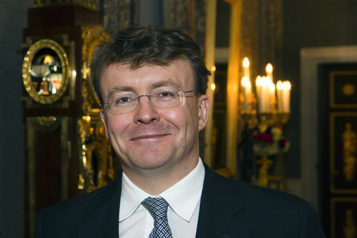 Từ năm 1986 đến 1988, ông học ngành Kỹ sư cơ khí tại Đại học California ở Berkeley (Mỹ). Từ năm 1988 đến 1994, ông học tại Đại học Công nghệ Delft (Hà Lan) và lấy bằng Kỹ sư hàng không. Ngoài ra, Hoàng tử Friso còn có bằng Kinh tế của trường Đại học Erasmus (Hà Lan). Ảnh: EPA.