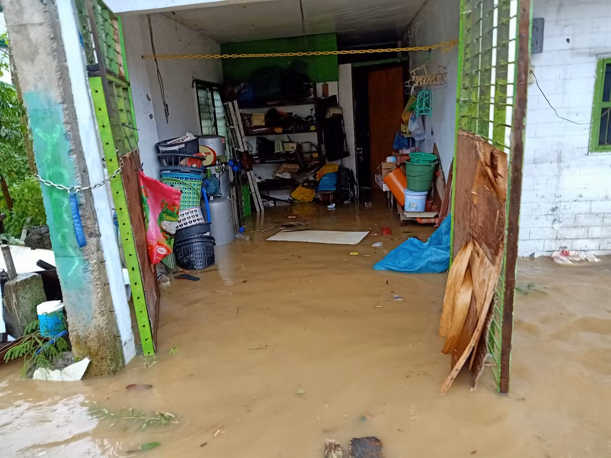 Hinh anh ngap lut kinh hoang o Philippines vi bao Dujuan-Hinh-9