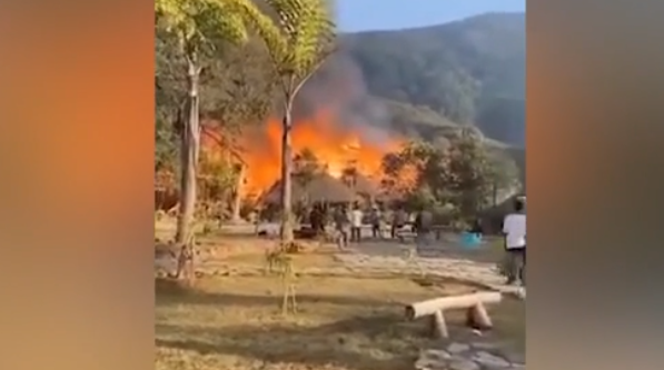 Được biết, có 17 hộ gia đình và 73 cư dân người Wa ở bên trong ngôi làng vào thời điểm vụ hỏa hoạn xảy ra. Ảnh: NW.