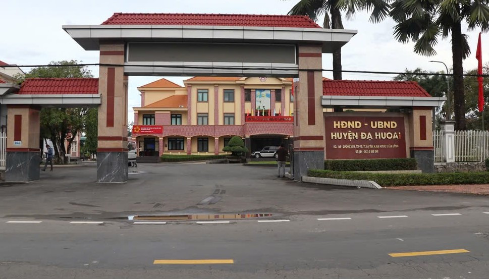 Lam Dong: Trung goi thau gan 5 ty dong, Cty Hoang Huu Loc co nang luc the nao?-Hinh-3