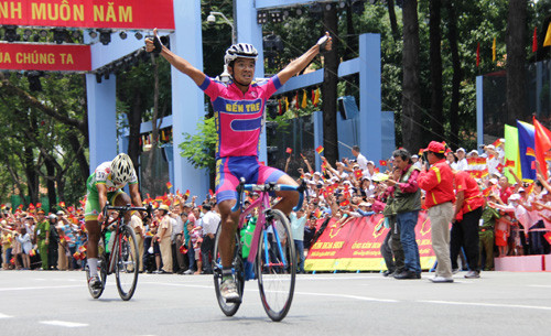 Cuộc đua xe đạp Cúp Truyền hình TP HCM lần thứ 30 sẽ về đích ngay trước Dinh Thống Nhất đúng 11h30 trưa ngày 30/4 lịch sử.