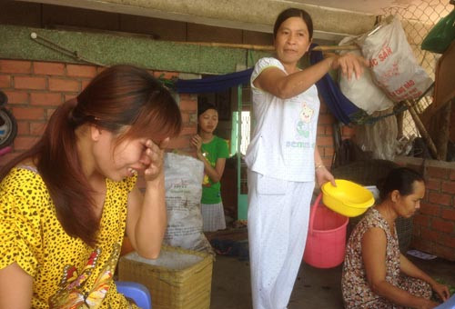 Nguoi me mat con uat nghen vi bi Chuyen dong 24h 