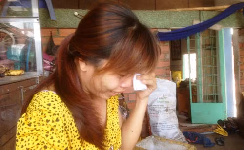 Nguoi me mat con uat nghen vi bi Chuyen dong 24h 