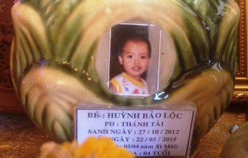 Nguoi me mat con uat nghen vi bi Chuyen dong 24h 