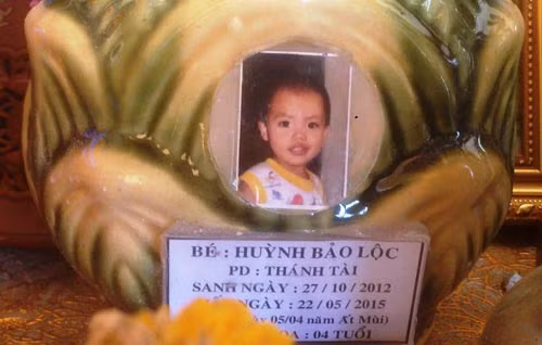 Nguoi me mat con uat nghen vi bi Chuyen dong 24h 