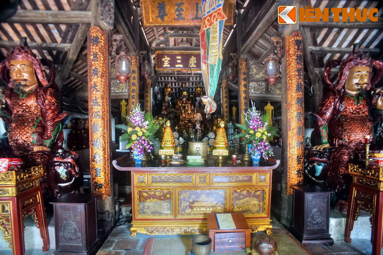 Chùa còn giữ được nhiều cổ vật giá trị như những bức cốn tứ linh thế kỷ 19, 134 pho tượng, 5 tấm bia đá từ thế kỷ 17 đến thế kỷ 19, hai đại hồng chung đúc vào năm 1803, một khánh đồng và nhiều pháp khí có giá trị khác.