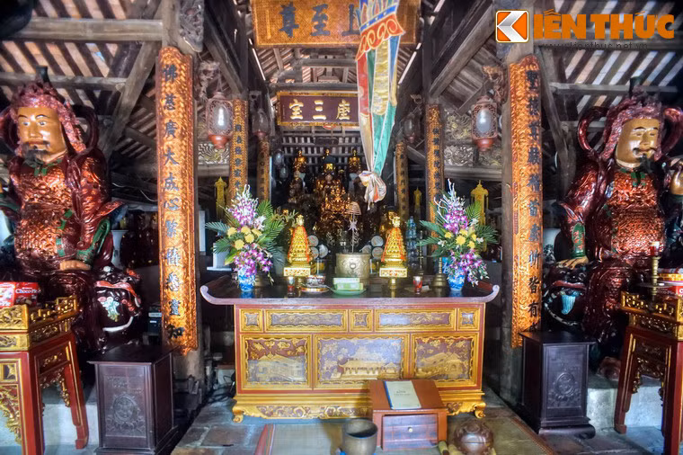 Chùa còn giữ được nhiều cổ vật giá trị như những bức cốn tứ linh thế kỷ 19, 134 pho tượng, 5 tấm bia đá từ thế kỷ 17 đến thế kỷ 19, hai đại hồng chung đúc vào năm 1803, một khánh đồng và nhiều pháp khí có giá trị khác.