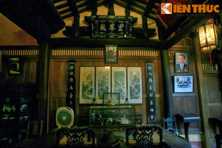 Một điều đặc biệt là loại gỗ dùng để dựng nhà là gỗ kiềng kiềng, loại gỗ chỉ có ở vùng đất Quảng Nam, rất thích hợp với kiểu thời tiết khắc nghiệt của mảnh đất miền Trung đầy nắng gió.