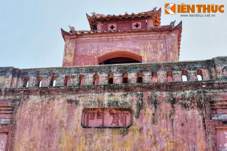 Do sự bào mòn của thời gian, đến thập niên 1990 thành Diên Khánh đã bị xuống cấp nặng nề. Năm 2003, tòa thành cổ đã được trùng tu, sơn sửa bốn cổng, gia cố một số đoạn tường thành.