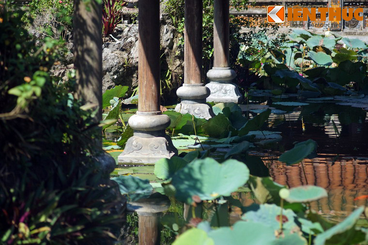 Nhìn chung, tạ Trường Du là một công trình kiến trúc tương đối nhỏ và đơn giản nhưng mang vẻ đẹp hài hòa và thơ mộng do đặt trong một không gian hợp lý.