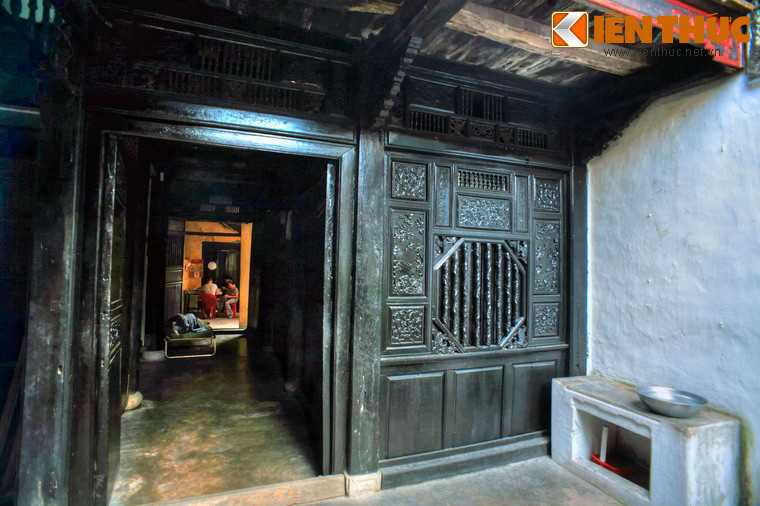 Gian nhà phía trong dành cho các thành viên trong gia đình, và cuối cùng là nhà bếp và kho chứa vật dụng.