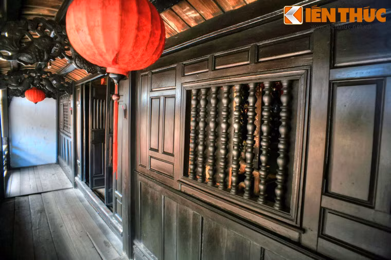 Các kiểu cửa trên song dưới bản giúp dễ di chuyển trong nhà, có thể tháo rời ra, mát vào mùa hè và ấm vào mùa đông.