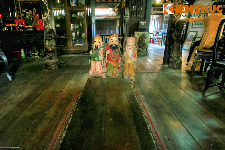 Hệ thống hiện vật trong ngôi nhà khá phong phú, mang đậm nét văn hóa phố cổ Hội An, nhiều đồ vật đã được truyền lại qua nhiều thế hệ.